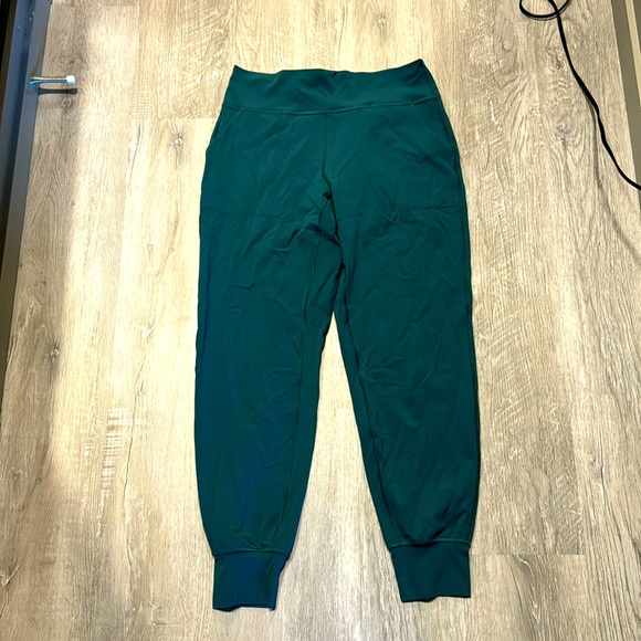 lululemon Align Joggers - Picture 1 of 5